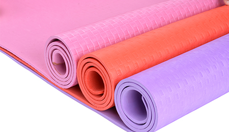Bakit Nagkakaroon ng Popularidad ang TPE Yoga Mats? Isang Pagkakasira ng Kanilang Mga Bentahe | Nangungunang TPE Manufacturer Bakit Nagkakaroon ng Popularidad ang TPE Yoga Mats? Isang Pagkakasira ng Kanilang Mga Bentahe | Nangungunang TPE Manufacturer